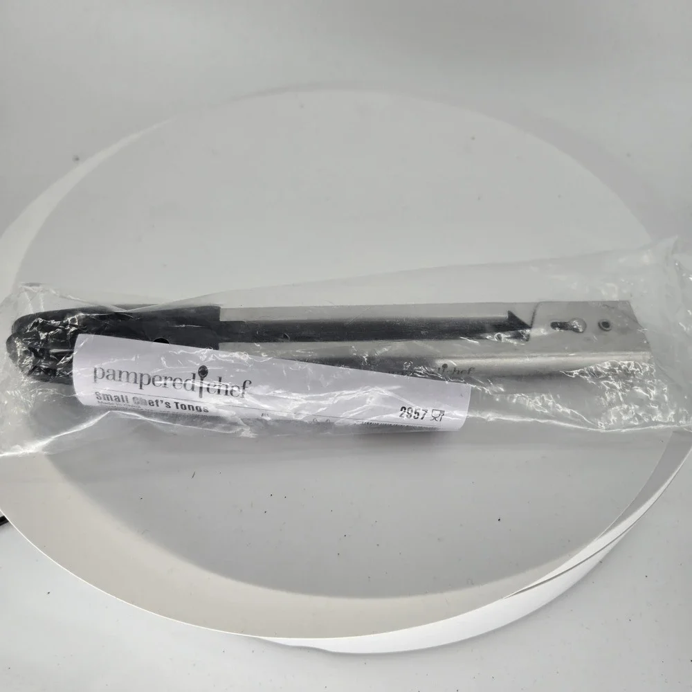 Pampered Chef Small Chef's Tongs 2957 Stainless Steel Silicone Tips New In Pack - Picture 1 of 6